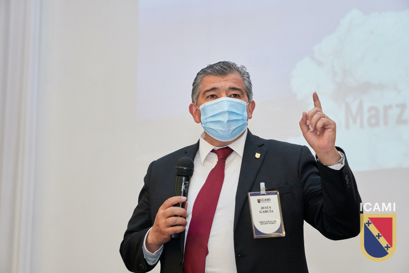 Conferencista en presentación